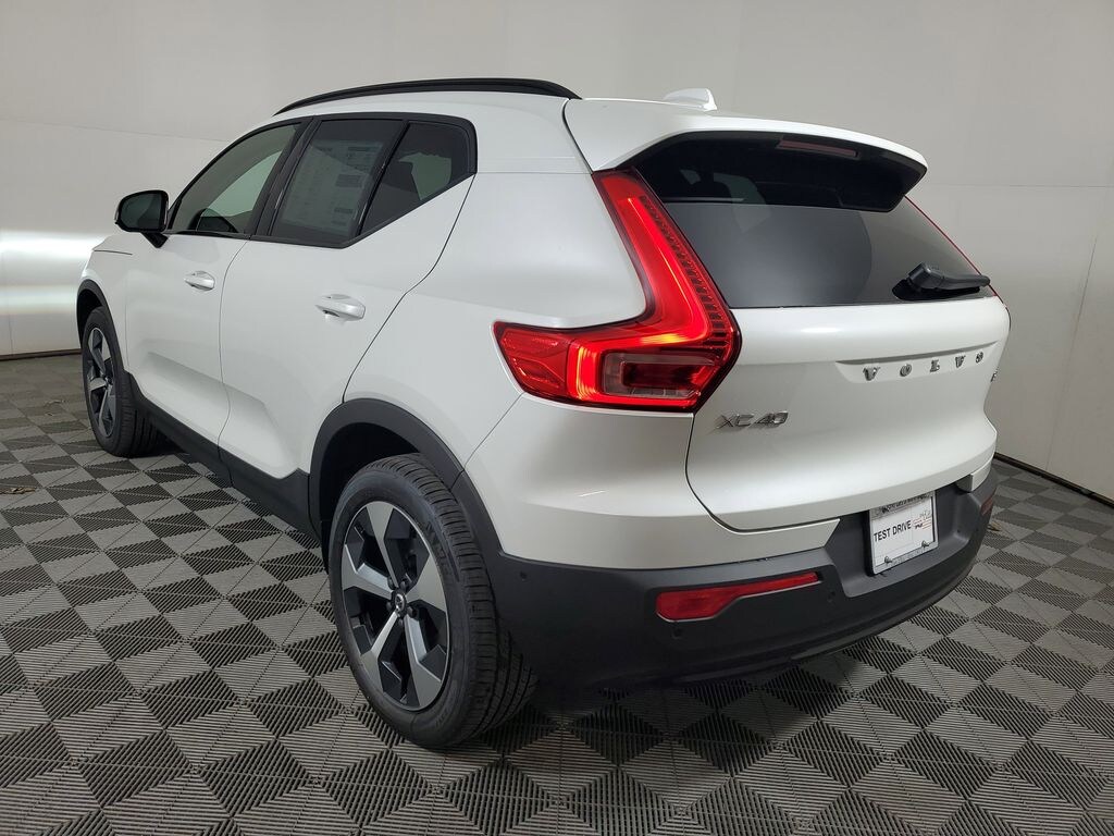 New 2026 Volvo XC40 B5 Plus SUV