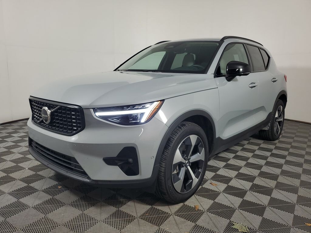 Used 2026 Volvo XC40 B5 Plus SUV