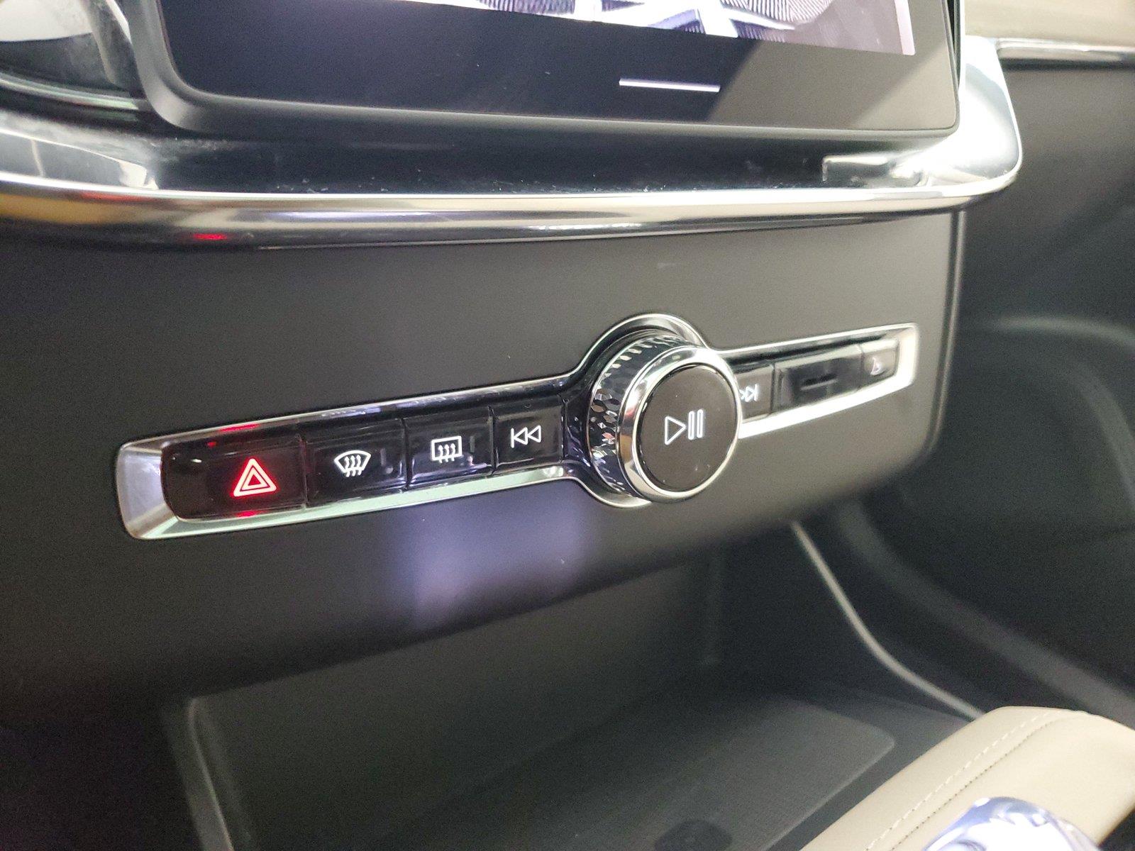 2026 Volvo XC90 Plus - Photo 30