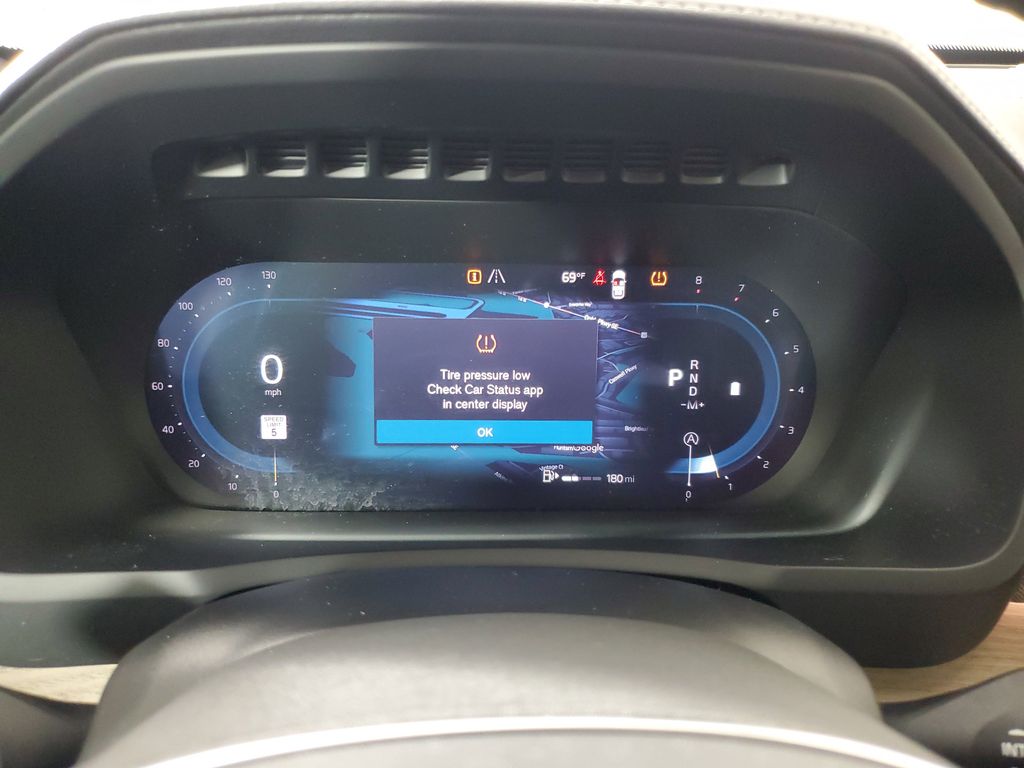 2025 Volvo XC90 Core - Photo 29