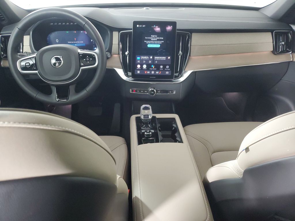 2025 Volvo XC90 Core - Photo 17