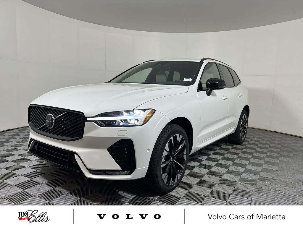 2026 Volvo XC60 B5 Plus photo 4