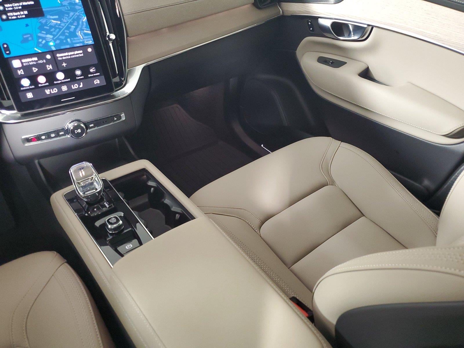 2026 Volvo XC90 Plus - Photo 17