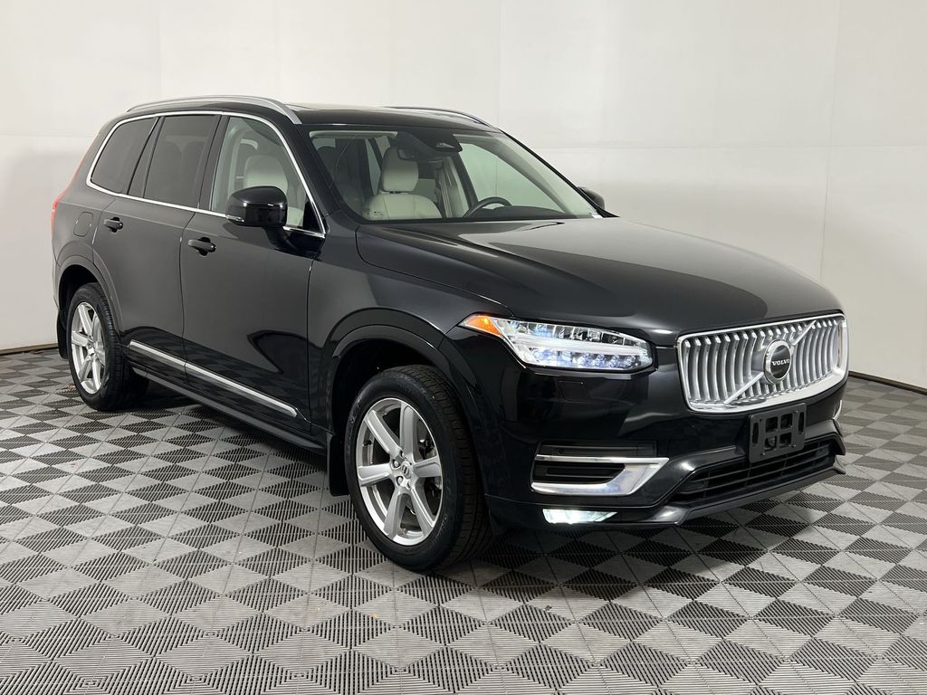 2024 Volvo XC90 B5 Core photo 2