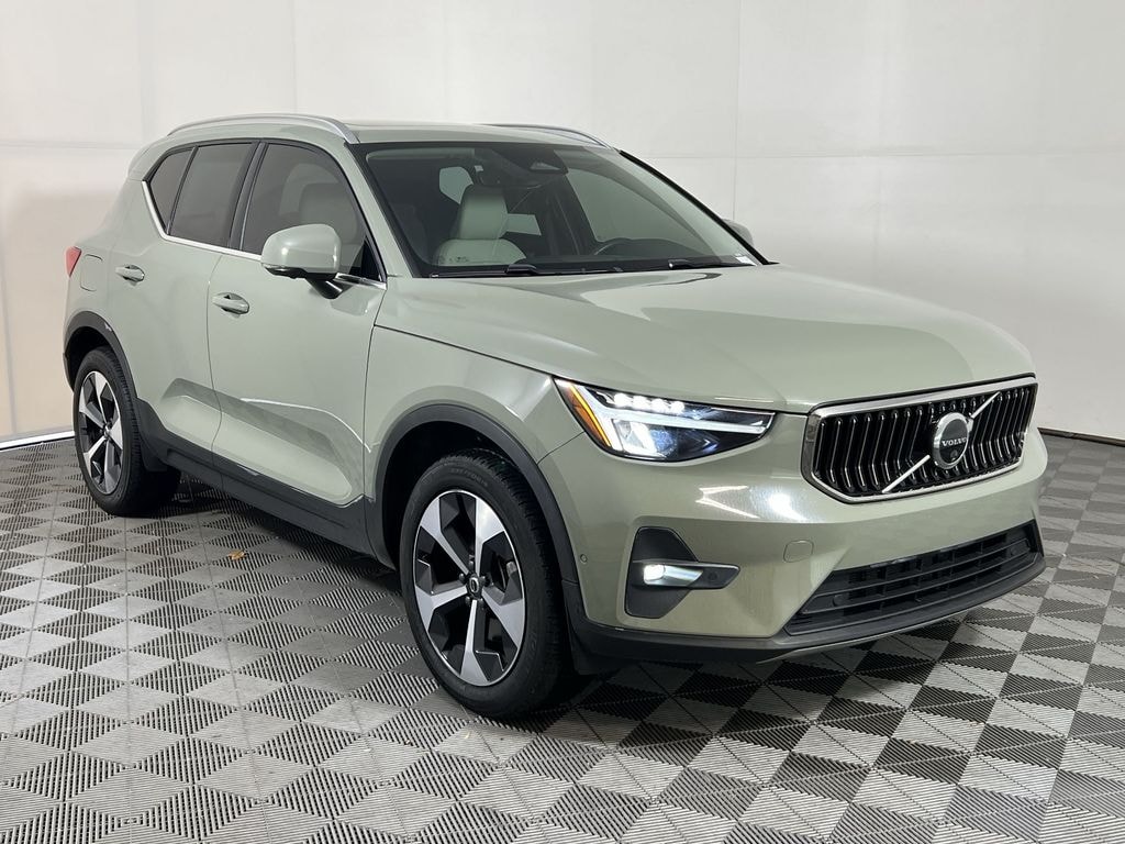 Certified 2024 Volvo XC40 B5 Plus Bright SUV