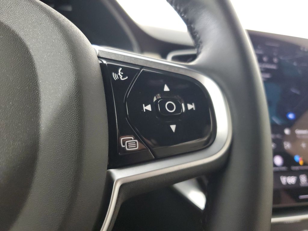 2026 Volvo XC90 Plus - Photo 27