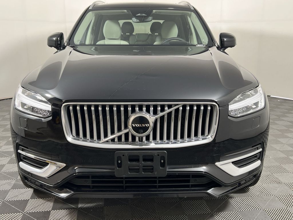 2023 Volvo XC90 B5 AWD Plus photo 3