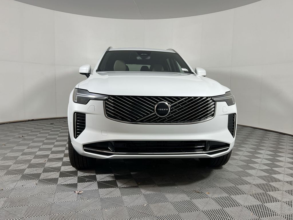 2026 Volvo XC90 B5 Core photo 3