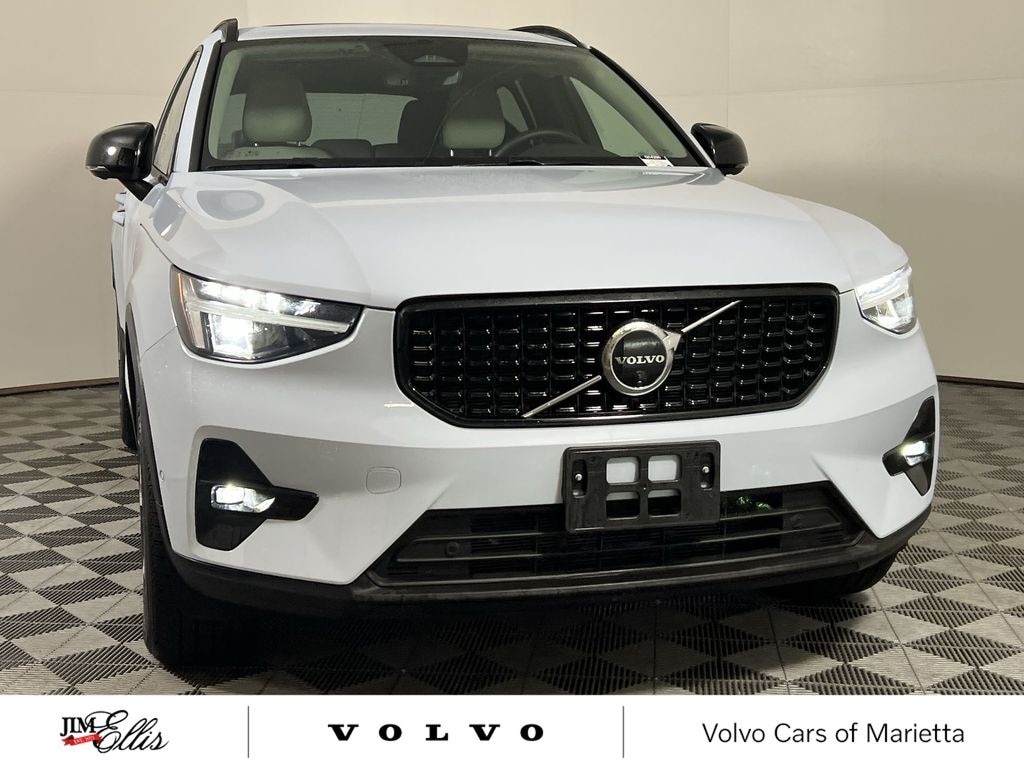 Certified 2025 Volvo XC40 B5 Plus Dark Theme SUV