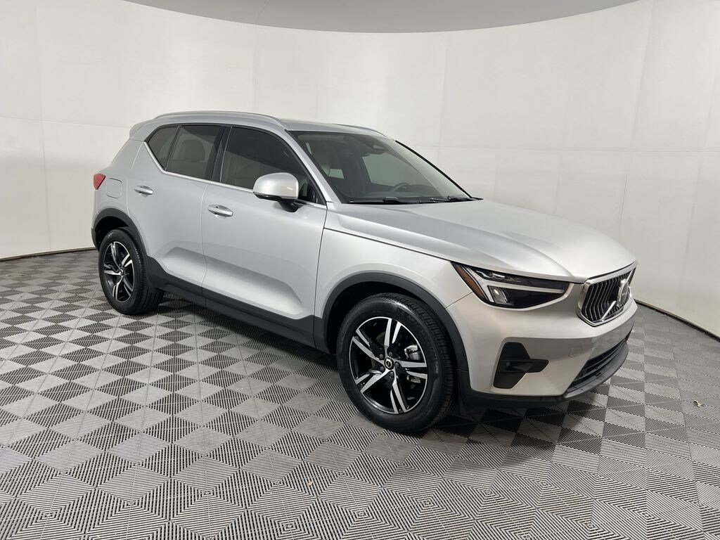 Certified 2023 Volvo XC40 B5 AWD Plus Bright SUV