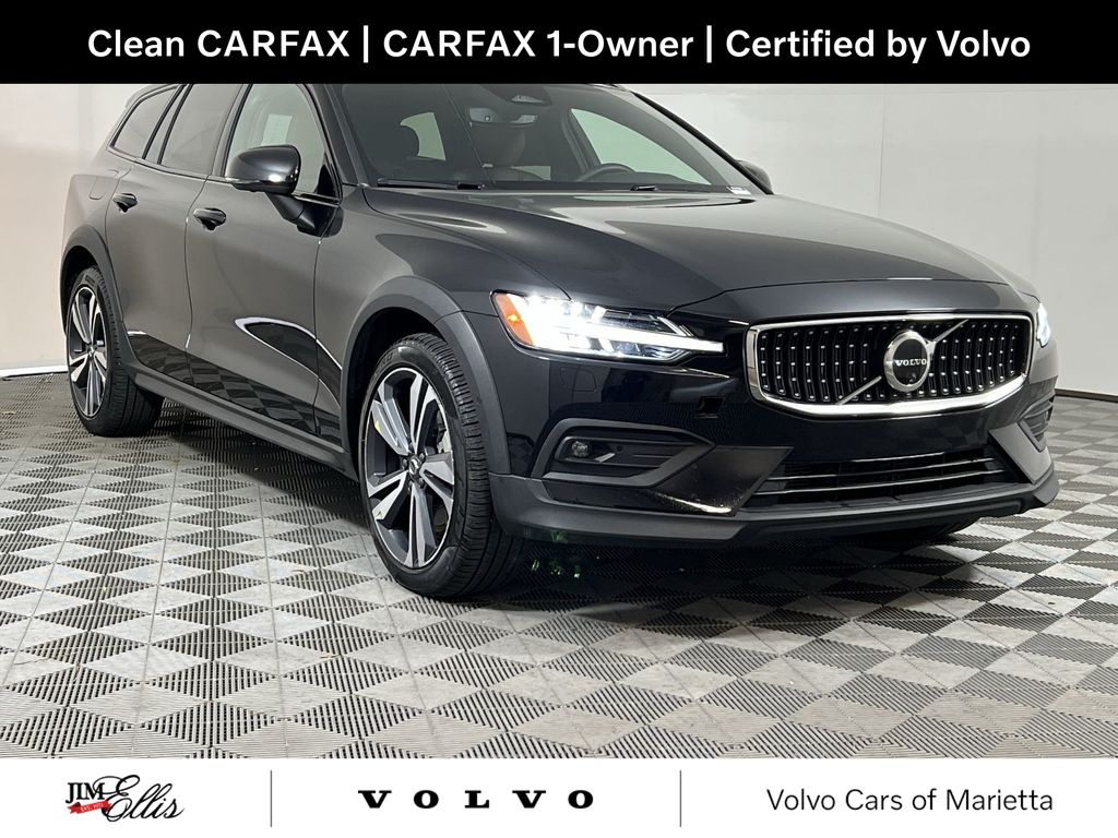 2025 Volvo V60 Cross Country