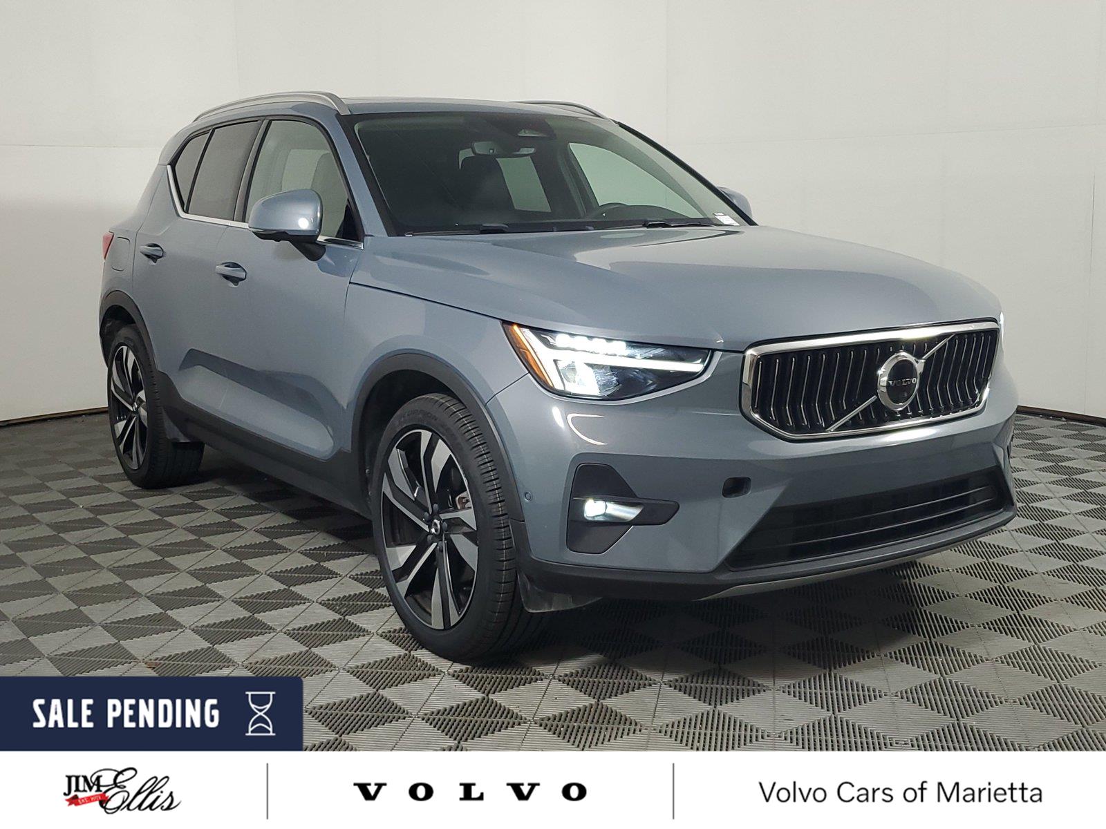 2023 Volvo XC40