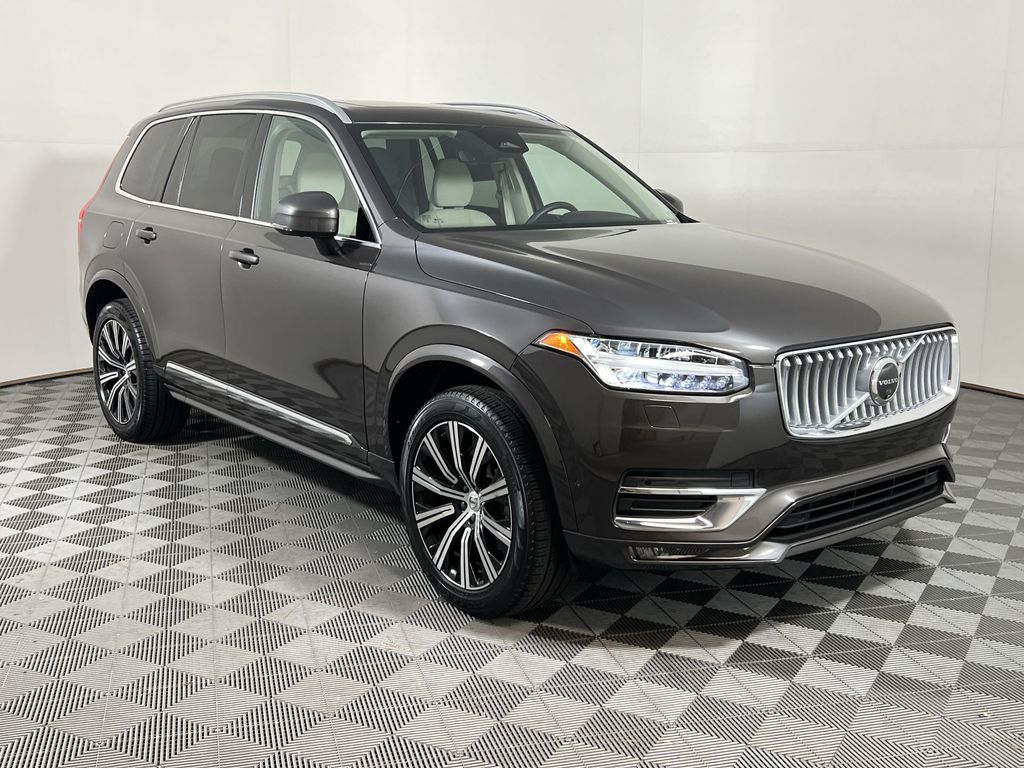 2024 Volvo XC90 Plus photo 2