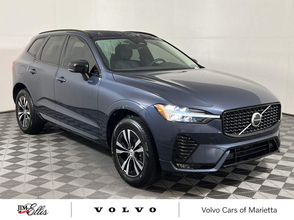 2025 Volvo XC60 B5 Core photo 2