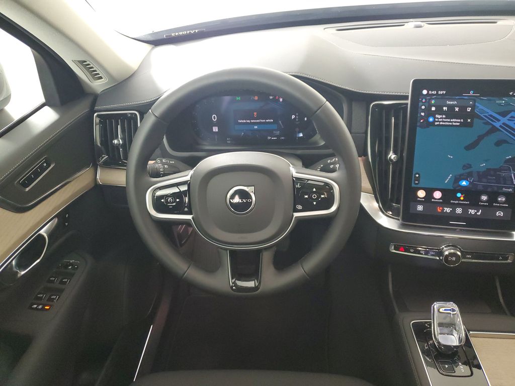 2025 Volvo XC90 Core - Photo 19