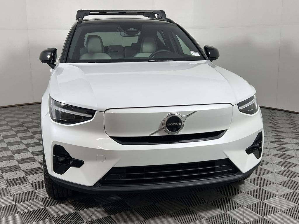 2026 Volvo EX40 Single Motor Plus photo 3