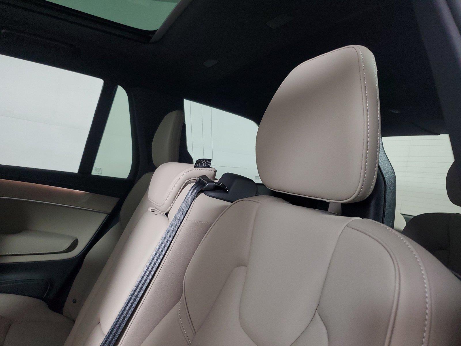 2026 Volvo XC90 Plus - Photo 13