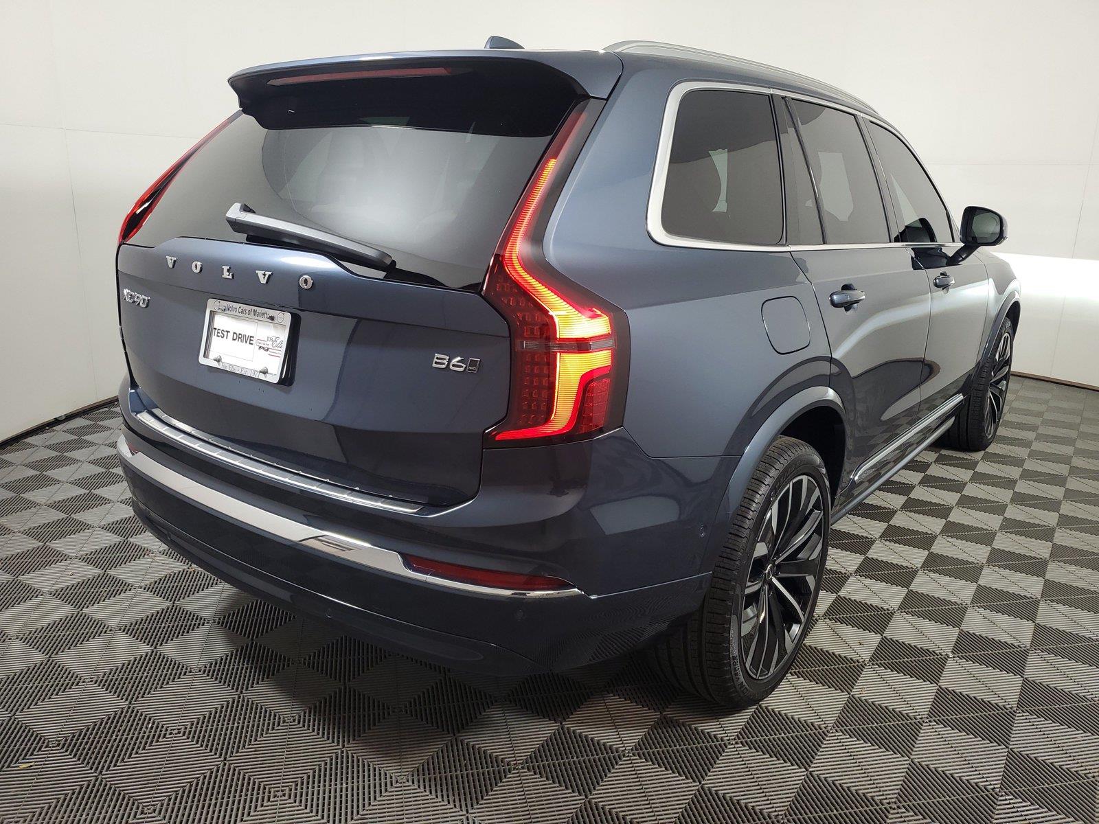 2026 Volvo XC90 Plus - Photo 6