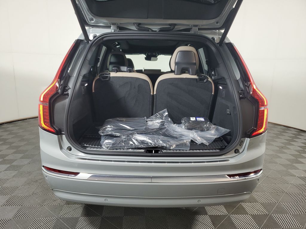 2026 Volvo XC90 Plus - Photo 11