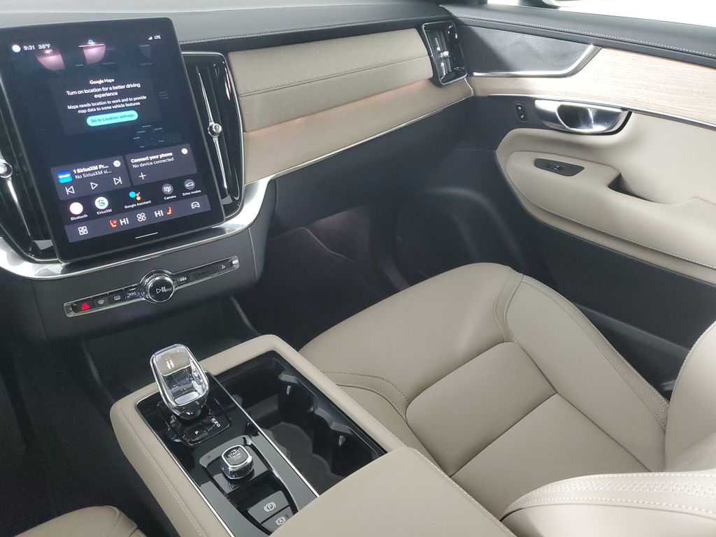 2025 Volvo XC90 Core - Photo 19