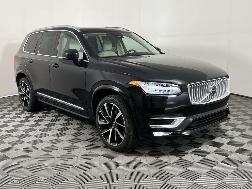 2023 Volvo XC90 AWD Plus photo 2