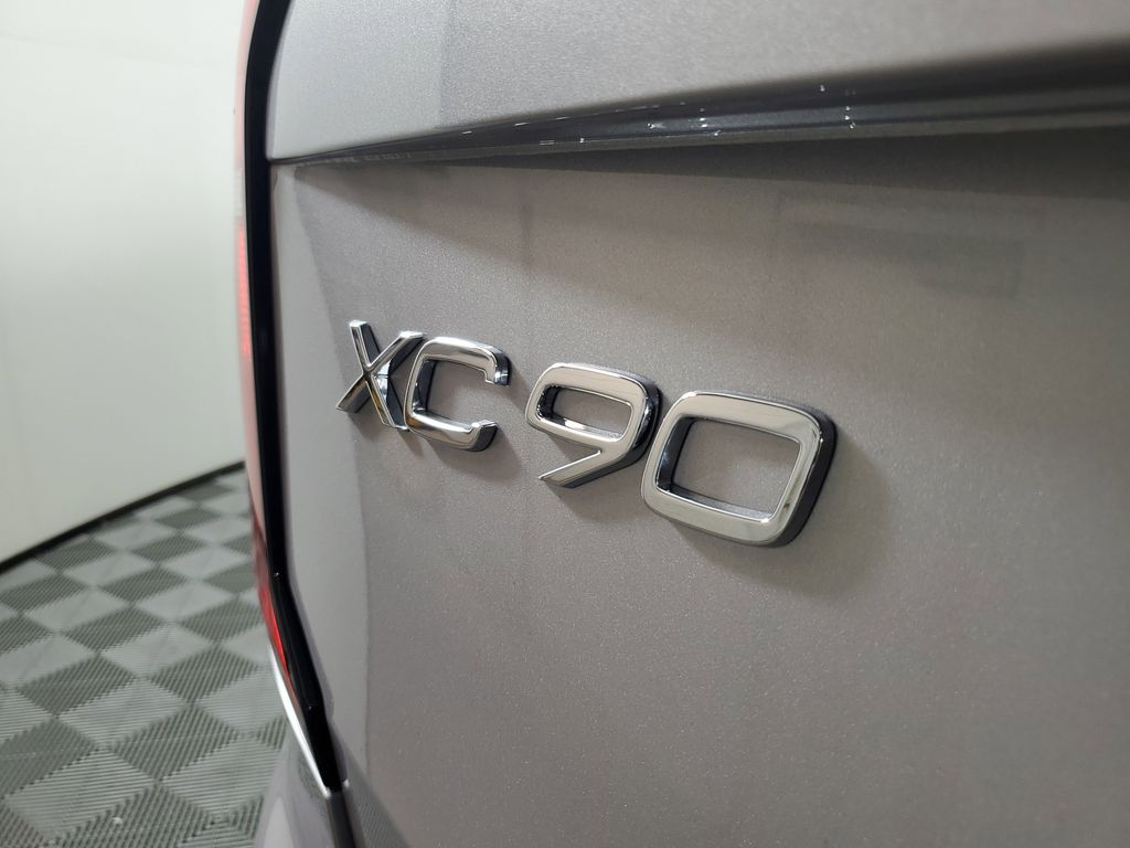 2026 Volvo XC90 Plus - Photo 8