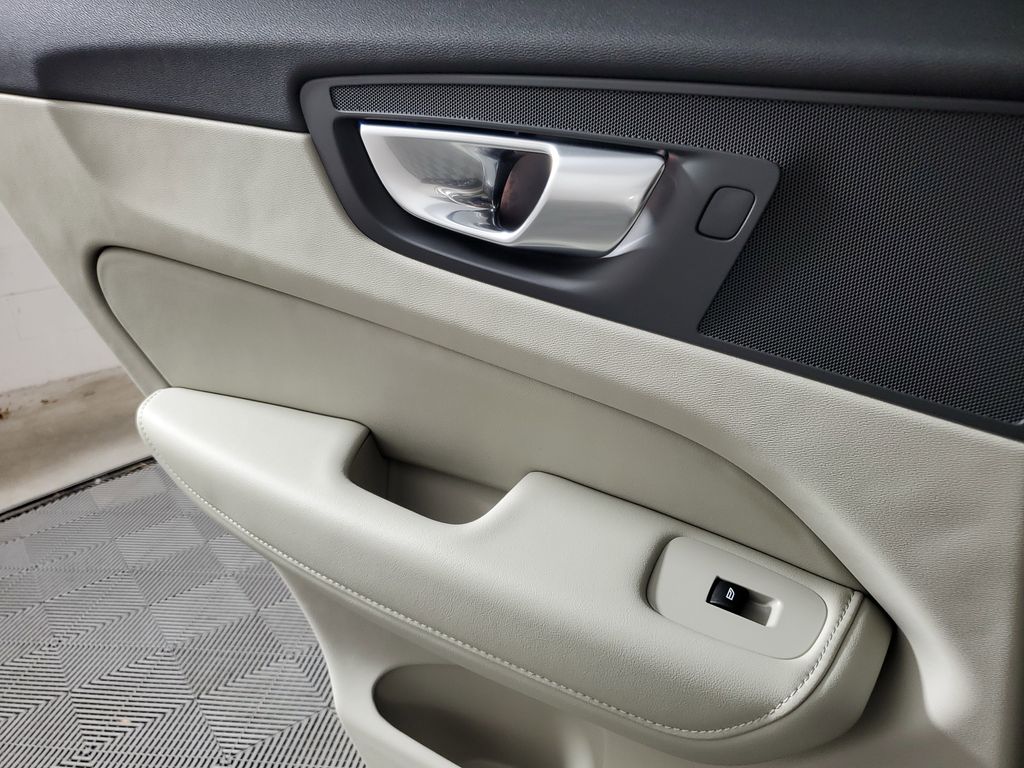 2026 Volvo XC60 Ultra - Photo 18