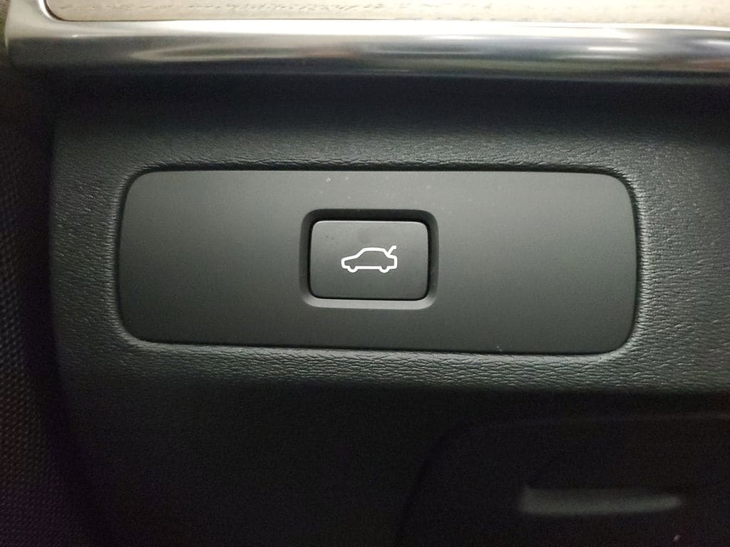 2026 Volvo XC90 Plus - Photo 36