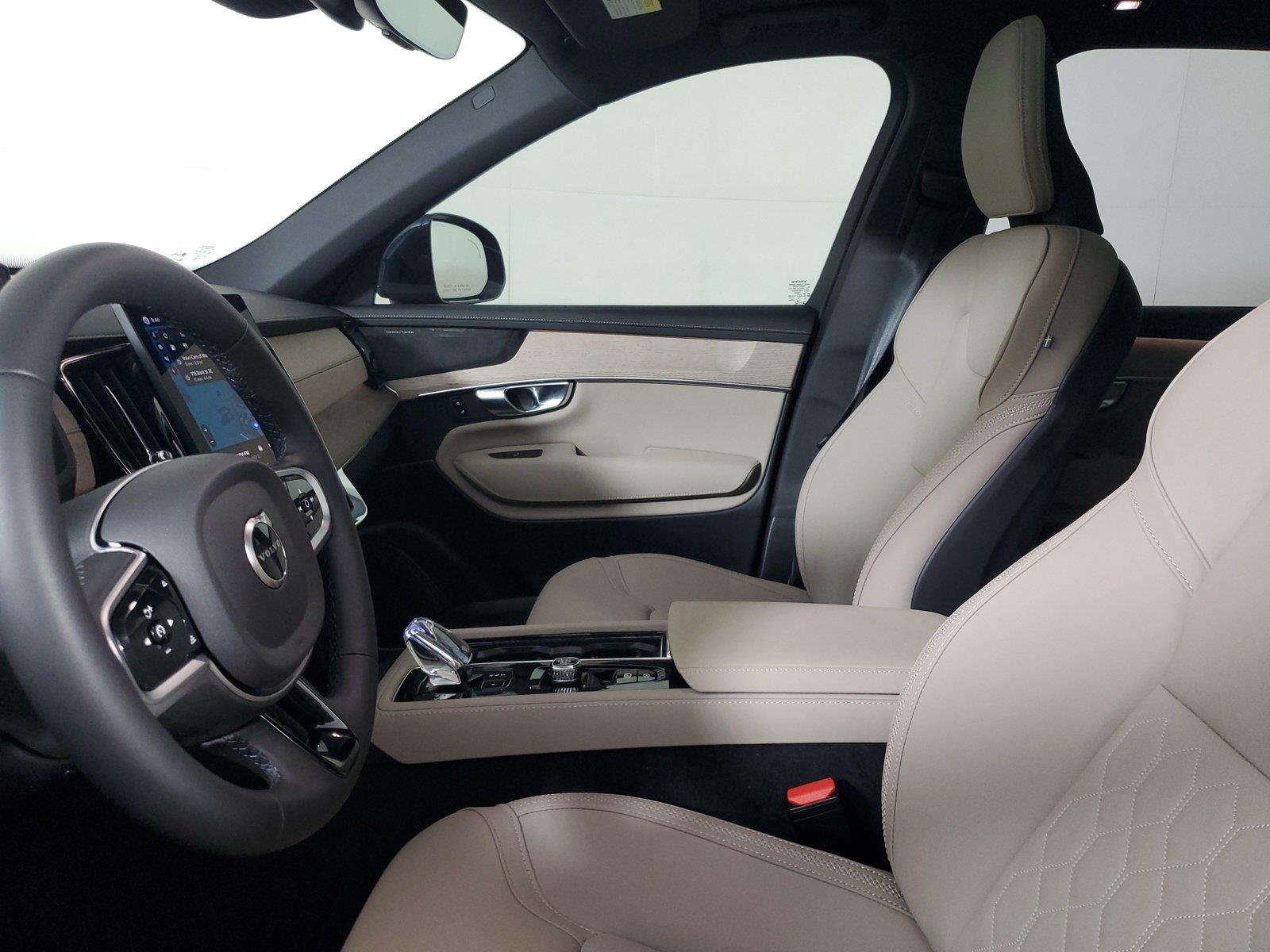 2026 Volvo XC90 Plus - Photo 22