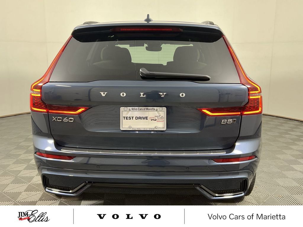 2026 Volvo XC60 Plus - Photo 7