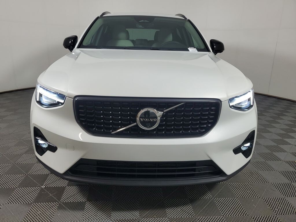 Certified 2026 Volvo XC40 B5 Plus SUV