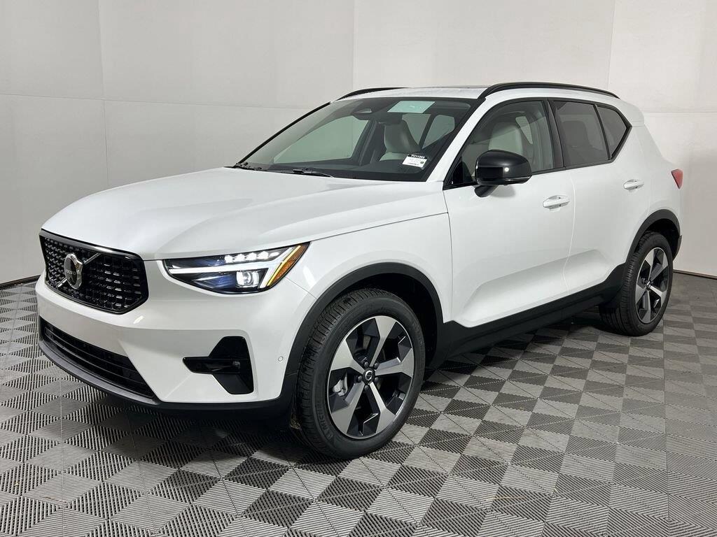 Used 2026 Volvo XC40 B5 Plus SUV