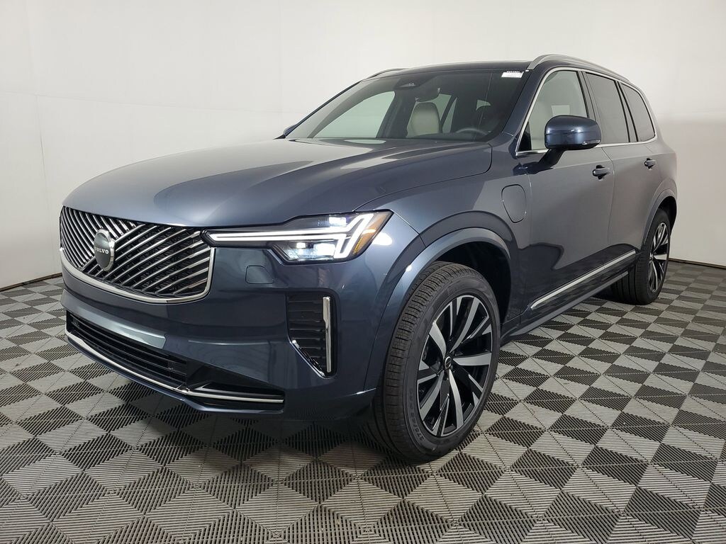 New 2026 Volvo XC90 plug-in hybrid T8 Core SUV