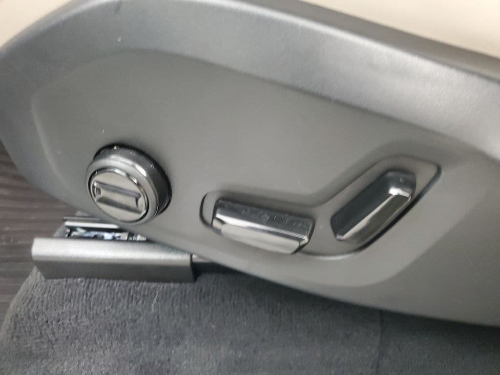 2026 Volvo XC90 Plus - Photo 23