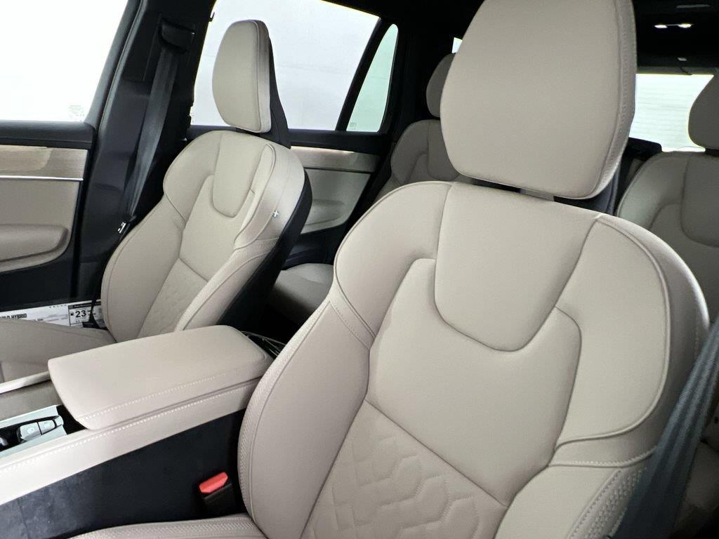 2026 Volvo XC90 Plus - Photo 12