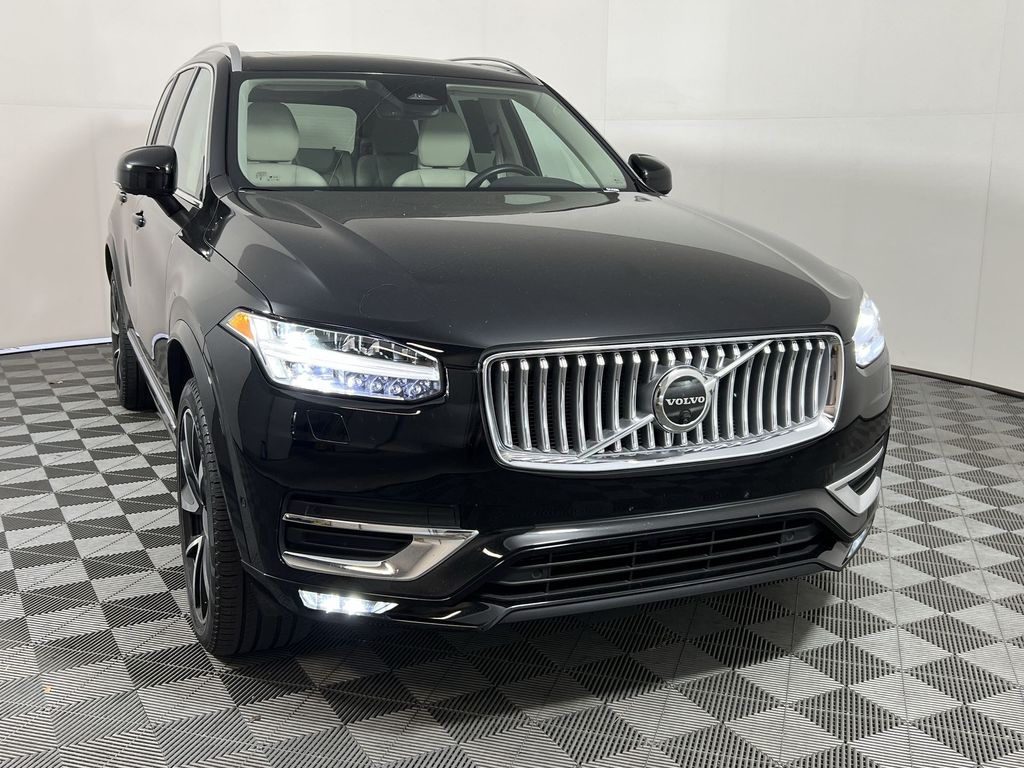 2023 Volvo XC90 AWD Plus photo 3