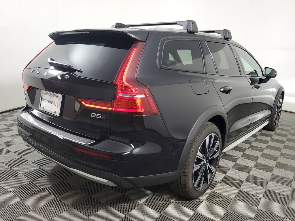 2026 Volvo V60 Cross Country Ultra - Photo 6