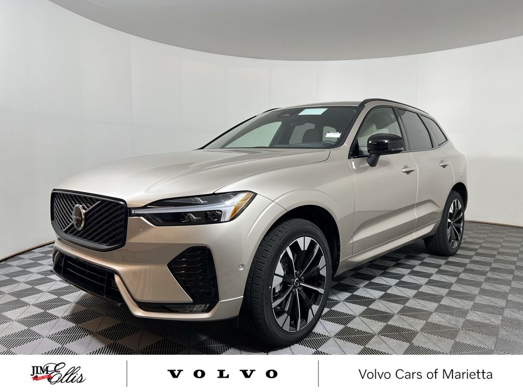 2026 Volvo XC60 B5 Plus photo 3