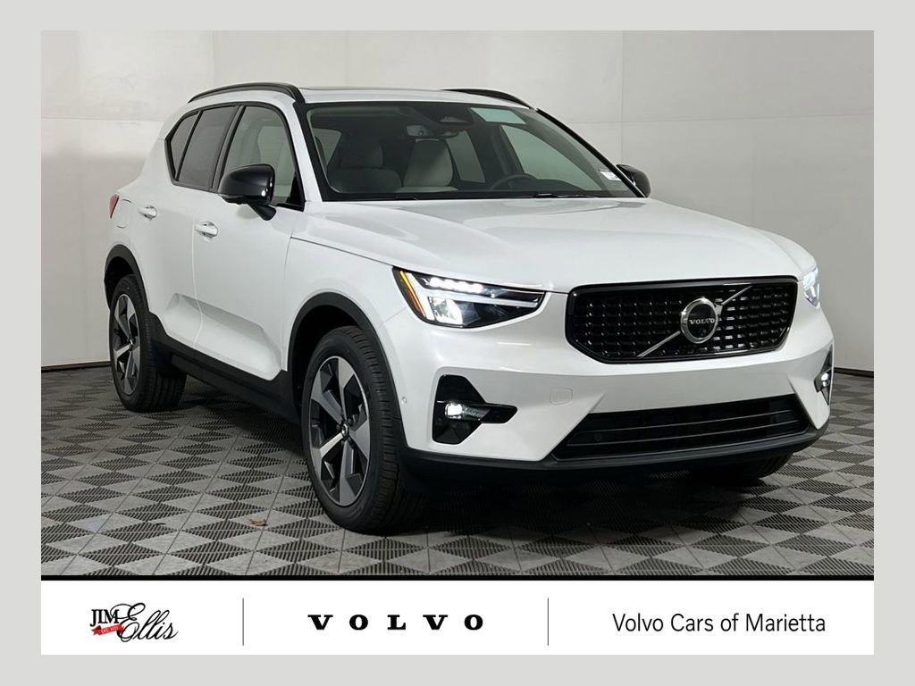 2026 Volvo XC40 B5 Plus Dark AWD's photo