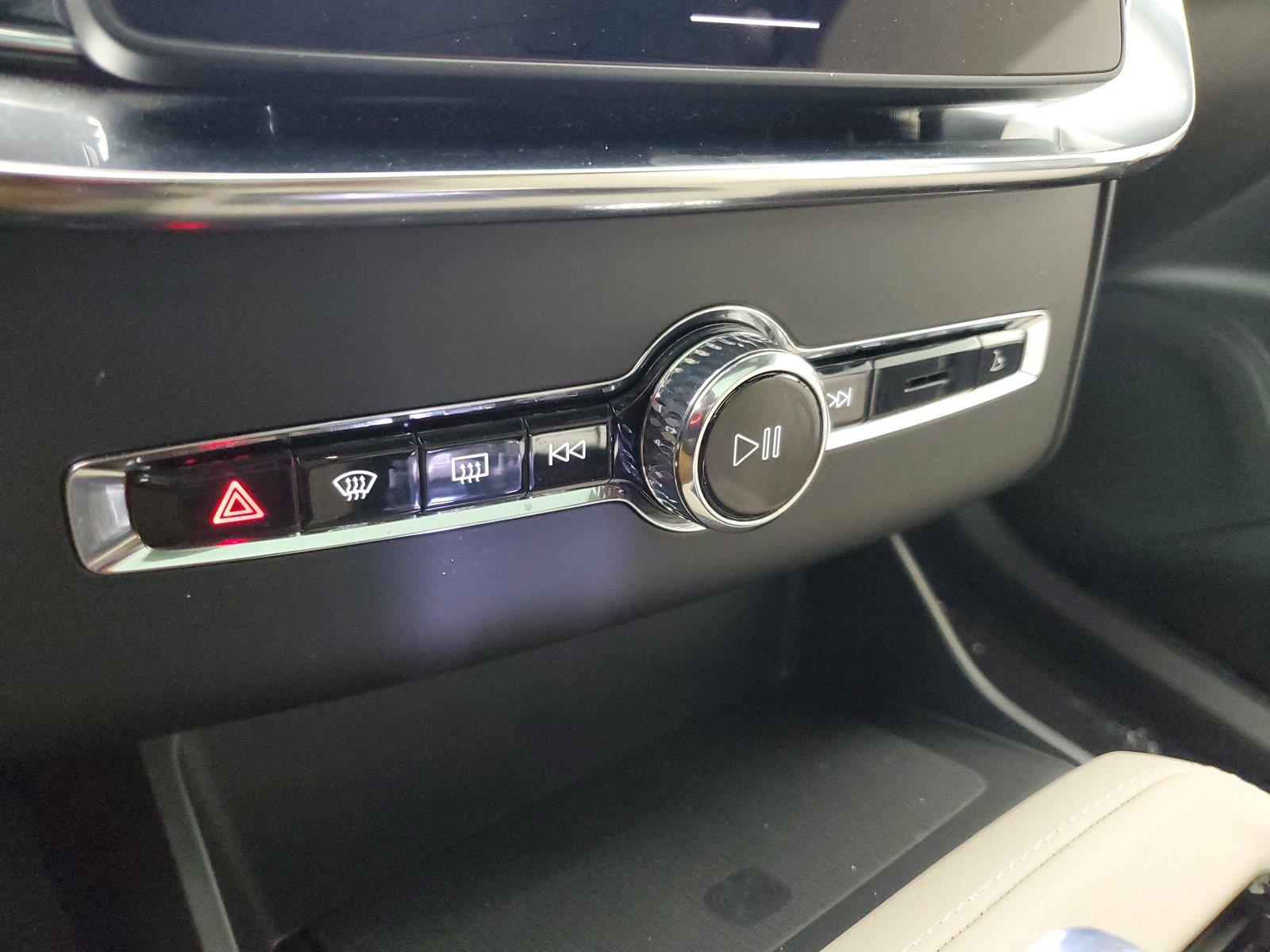 2026 Volvo XC90 Plus - Photo 30