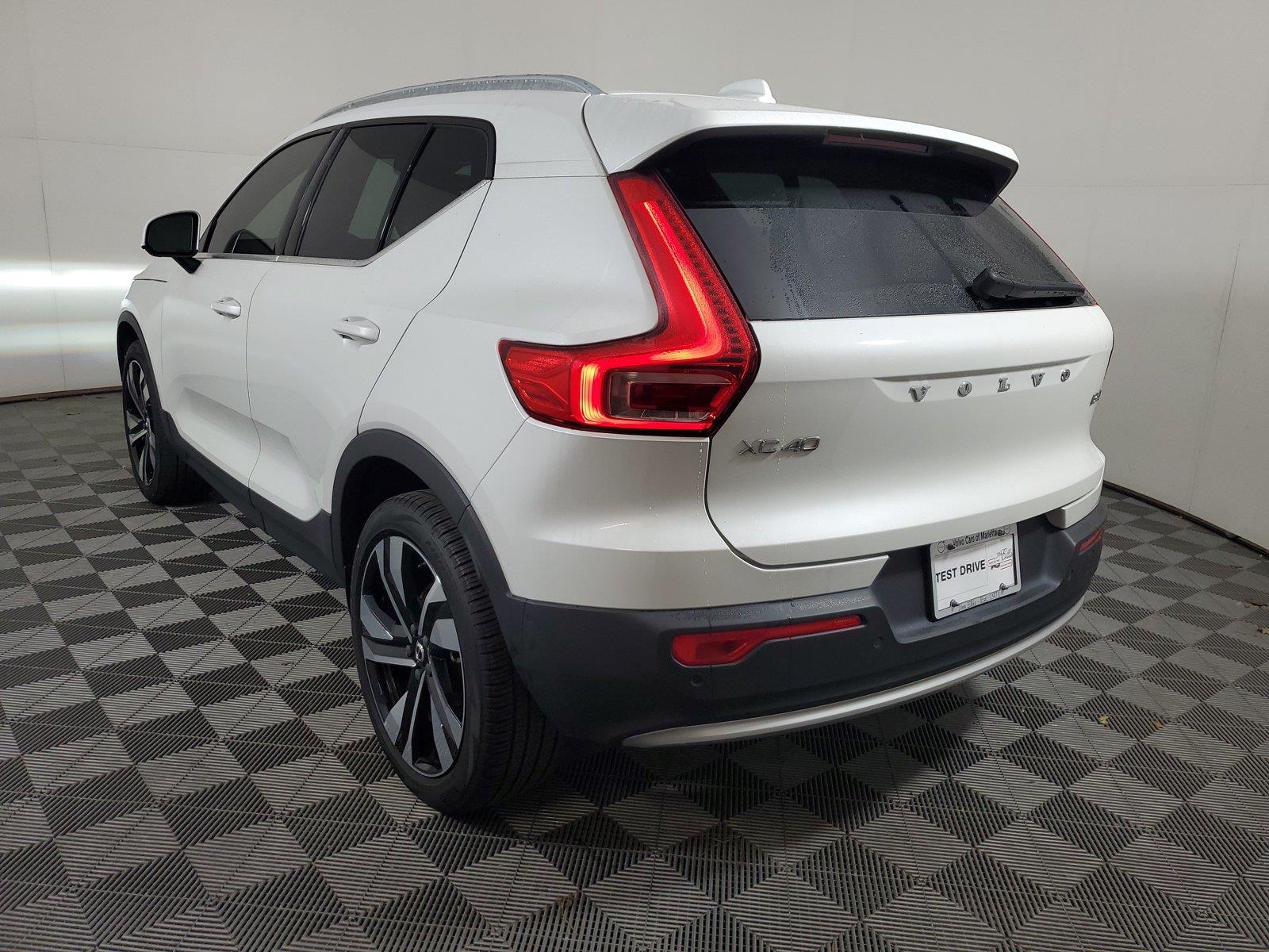 Certified 2024 Volvo XC40 B5 Plus Bright SUV