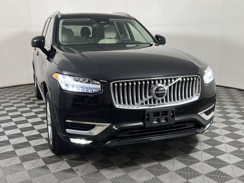 2024 Volvo XC90 B5 Core photo 3