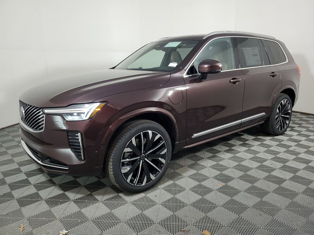 2025 Volvo XC90 T8 photo 3