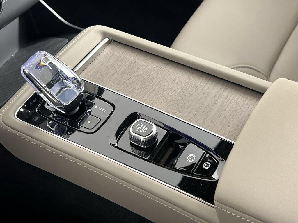2026 Volvo XC90 Plus - Photo 20