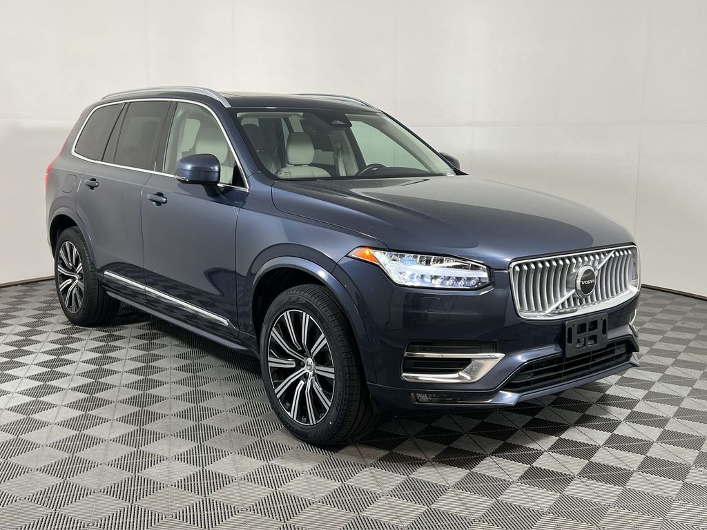 2024 Volvo XC90 B5 Core photo 2