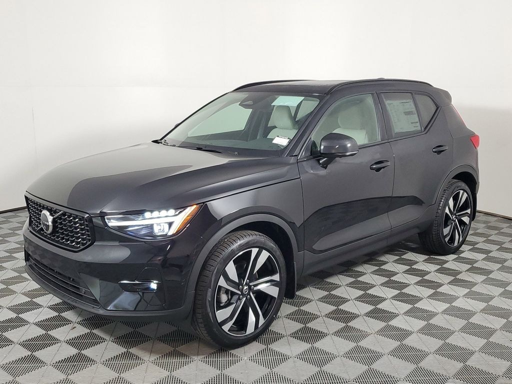 Certified 2025 Volvo XC40 B5 Plus Dark Theme SUV