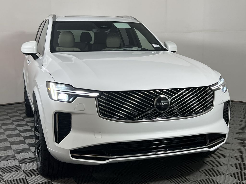 2026 Volvo XC90 Plus photo 3