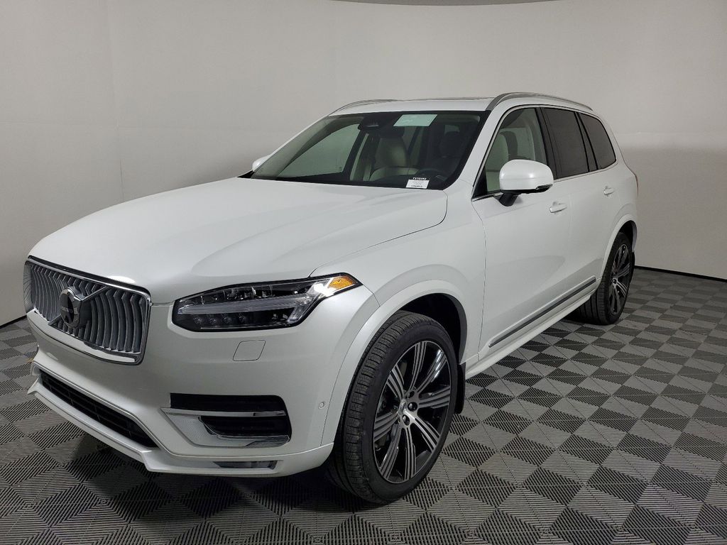 2025 Volvo XC90 Plus photo 3