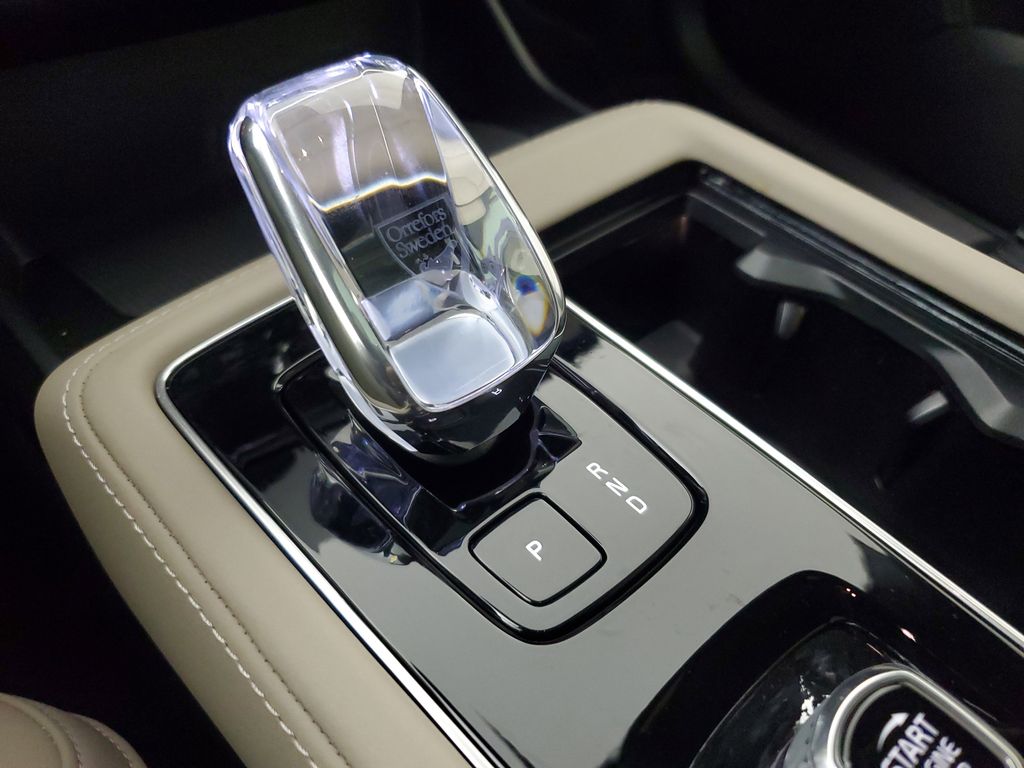 2026 Volvo XC90 Plus - Photo 32