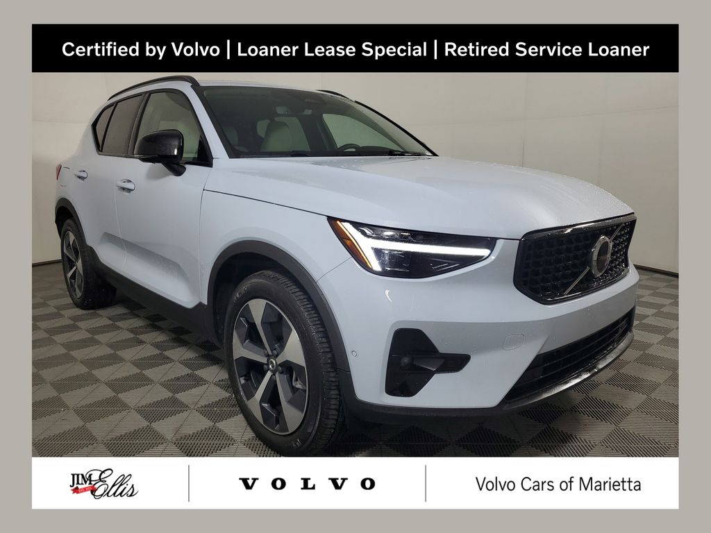 2026 Volvo XC40 B5 Plus Dark AWD's photo